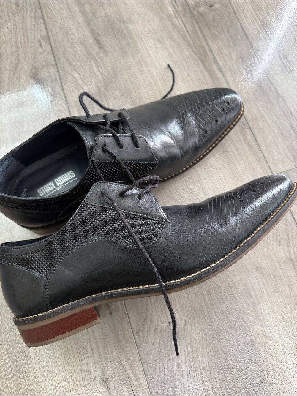 Staples Black Men’s Lace-Up Derby Shoes with Patterned Toe
